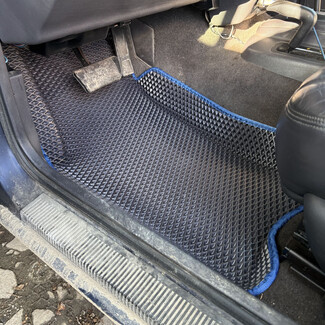 Коврики на Jeep Grand Cherokee (ZJ) 1992 - 1999 в Вологде Коврики на Jeep Grand Cherokee (ZJ) 1992 - 1999 в Вологде