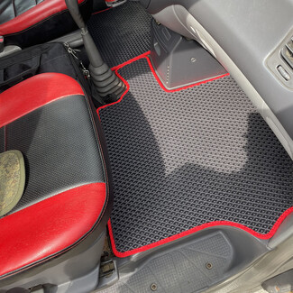 Ворсовые коврики на Mitsubishi Space Gear 1994 - 2007 в Вологде Ворсовые коврики на Mitsubishi Space Gear 1994 - 2007 в Вологде