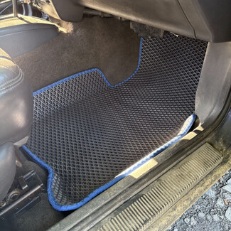 Коврики на Jeep Grand Cherokee (ZJ) 1992 - 1999 в Вологде Коврики на Jeep Grand Cherokee (ZJ) 1992 - 1999 в Вологде