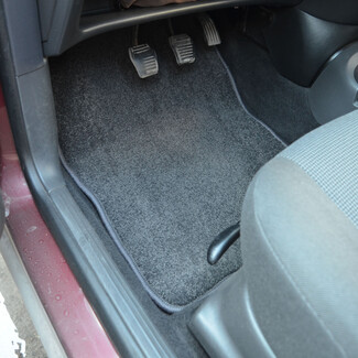 Ворсовые коврики на Ford Focus I 1998 - 2005 в Вологде Ворсовые коврики на Ford Focus I 1998 - 2005 в Вологде