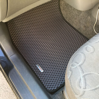 Ворсовые коврики на Toyota Vitz I 1998 - 2005 в Вологде Ворсовые коврики на Toyota Vitz I 1998 - 2005 в Вологде